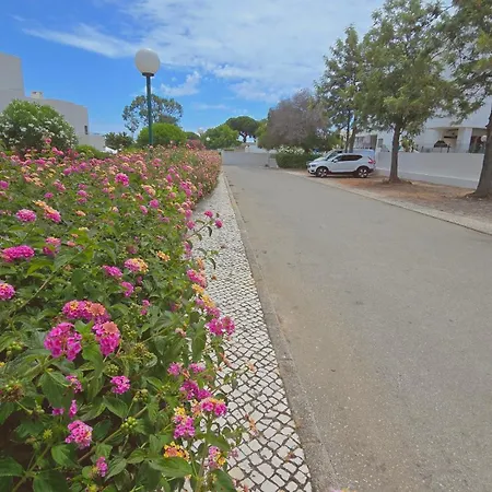 Apartment Eulalia With Pool And 5 Minutes From The *